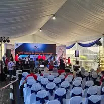 Canopy event chair audience setup facing stage